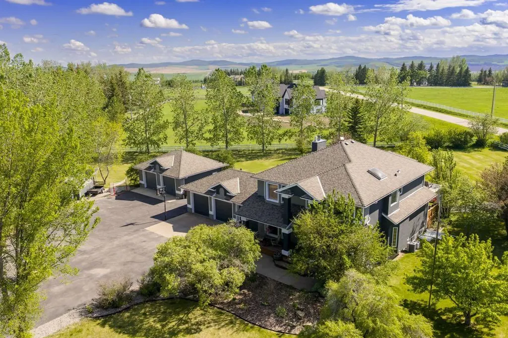 80021 210 Avenue W Rural Foothills County AB T1S 2X9