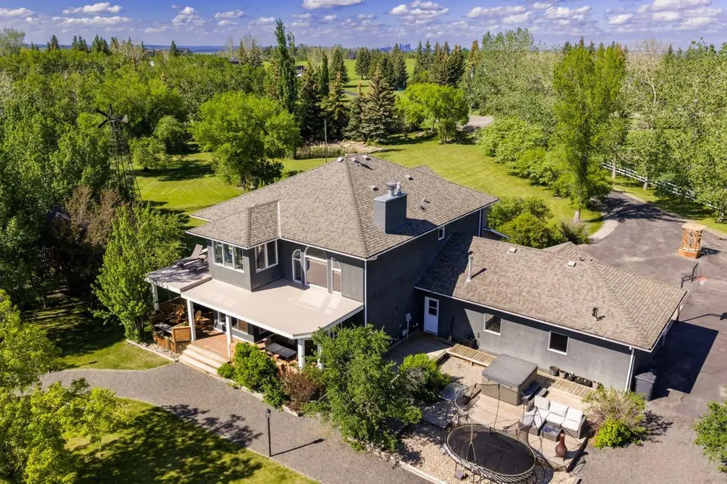 80021 210 Avenue W Rural Foothills County AB T1S 2X9