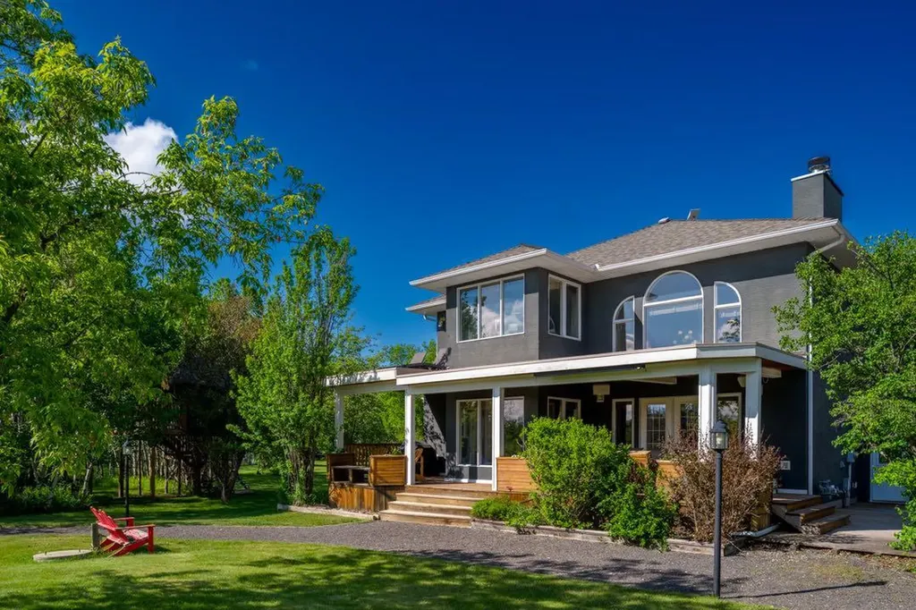 80021 210 Avenue W Rural Foothills County AB T1S 2X9