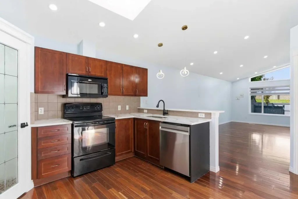 203 Auburn Bay Heights SE Calgary AB T3M 0A8