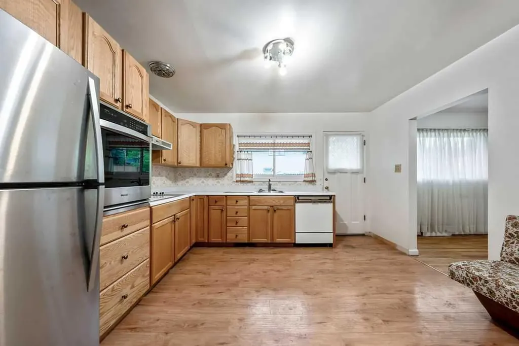 7315 5 Street SW Calgary AB T2V 1B4