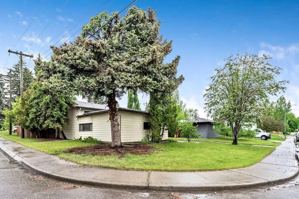 7315 5 Street SW Calgary AB T2V 1B4