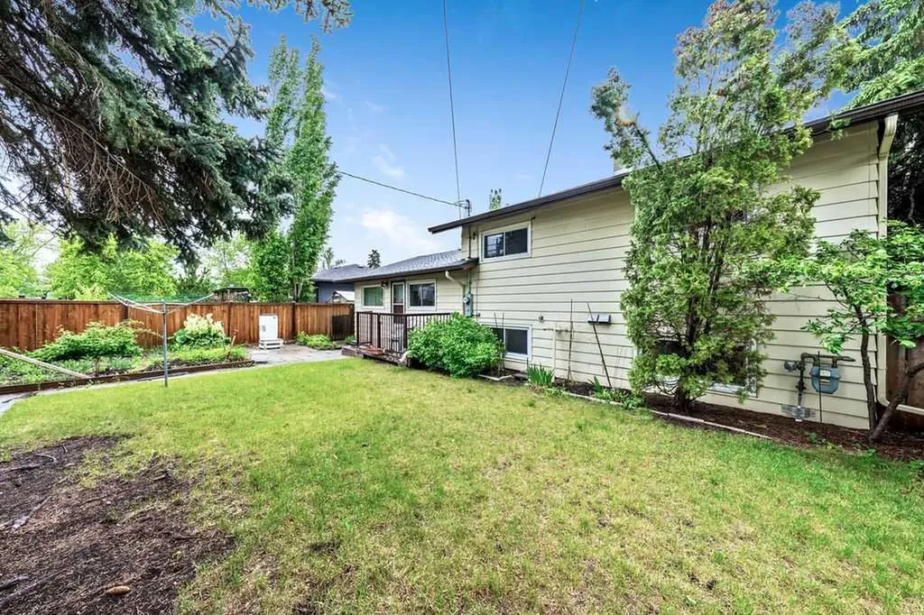 7315 5 Street SW Calgary AB T2V 1B4