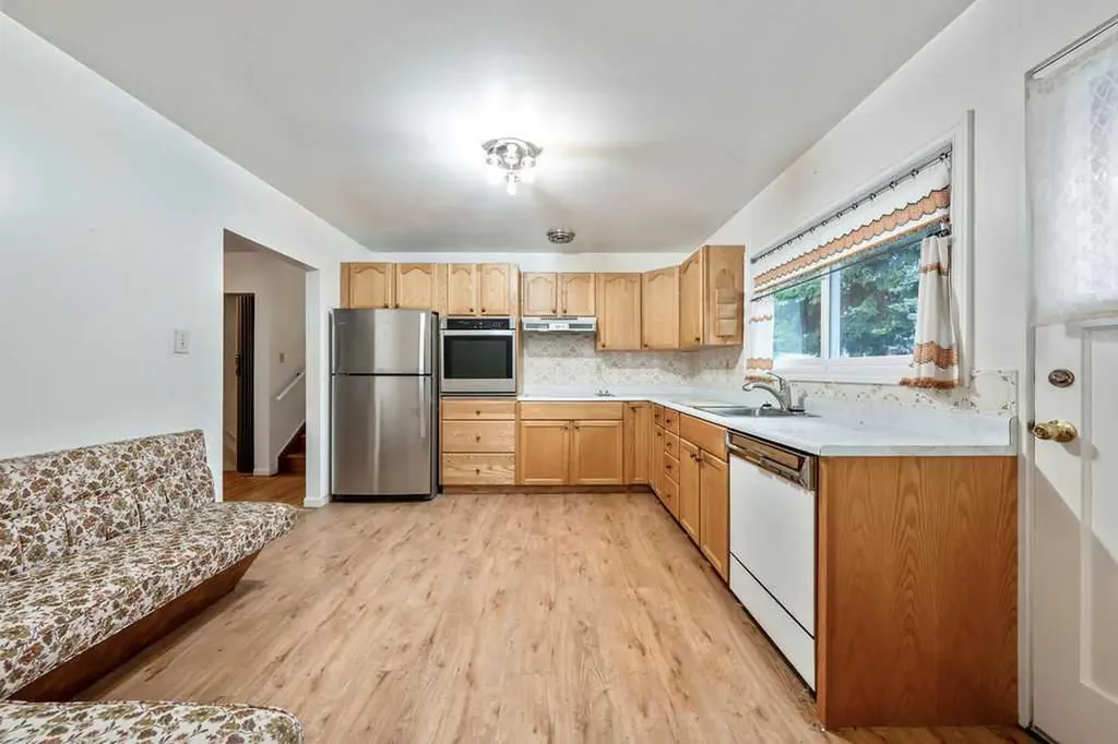 7315 5 Street SW Calgary AB T2V 1B4