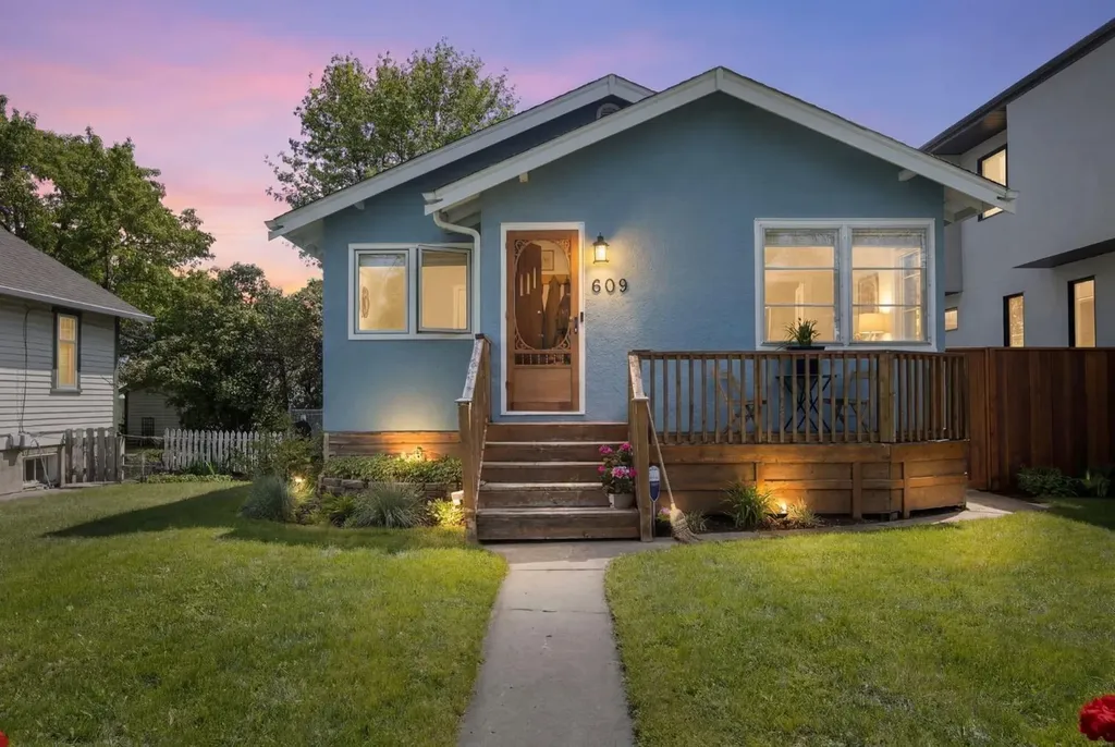 609 9 Avenue NE Calgary AB T2E 0W4