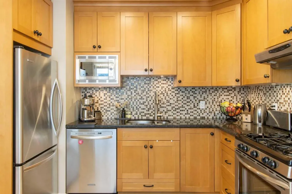 609 9 Avenue NE Calgary AB T2E 0W4