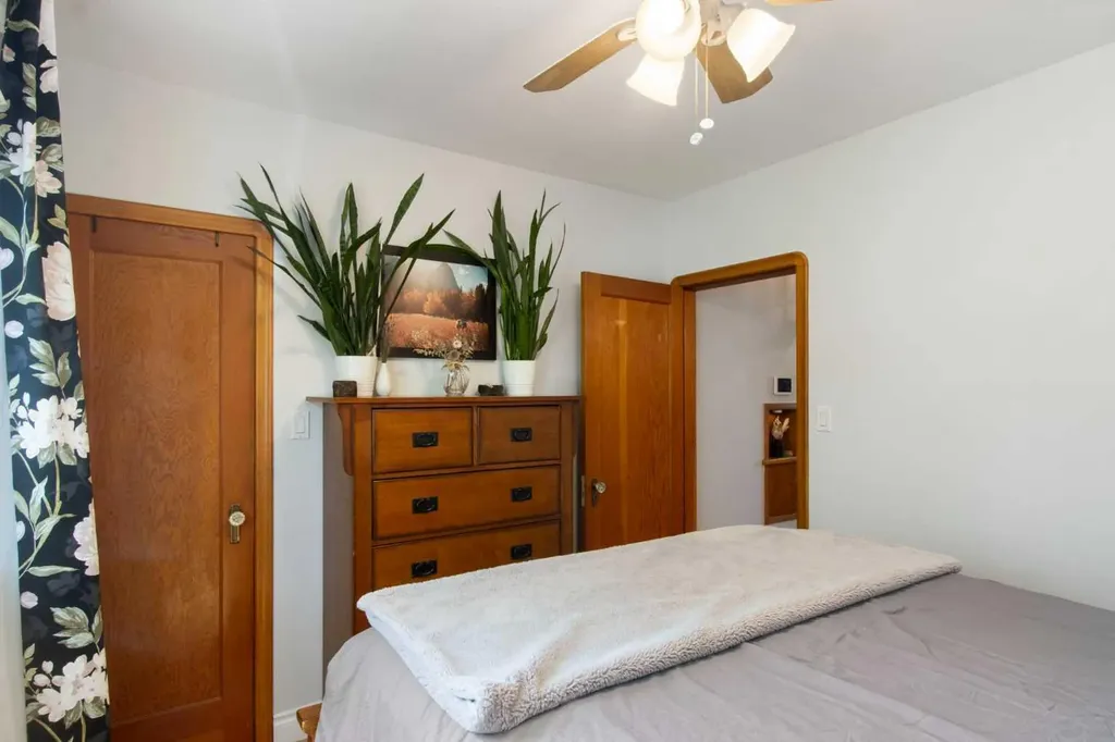 609 9 Avenue NE Calgary AB T2E 0W4