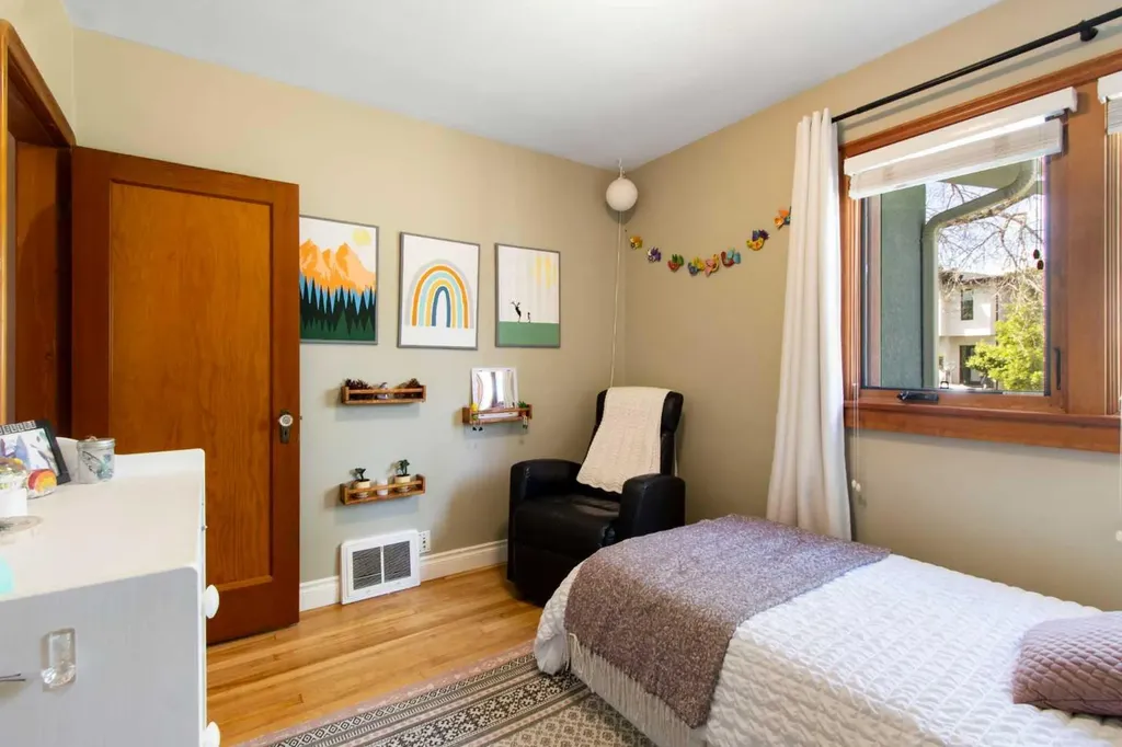 609 9 Avenue NE Calgary AB T2E 0W4