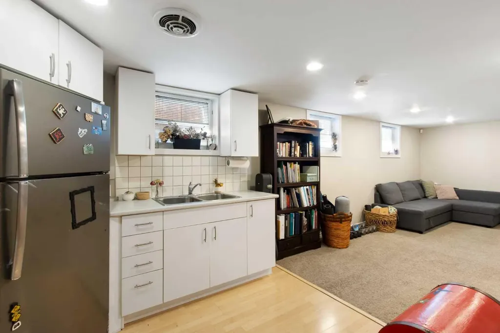 609 9 Avenue NE Calgary AB T2E 0W4