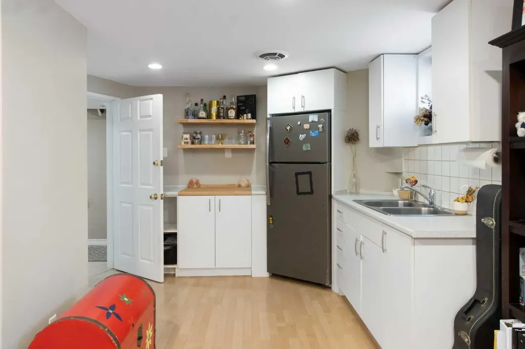 609 9 Avenue NE Calgary AB T2E 0W4