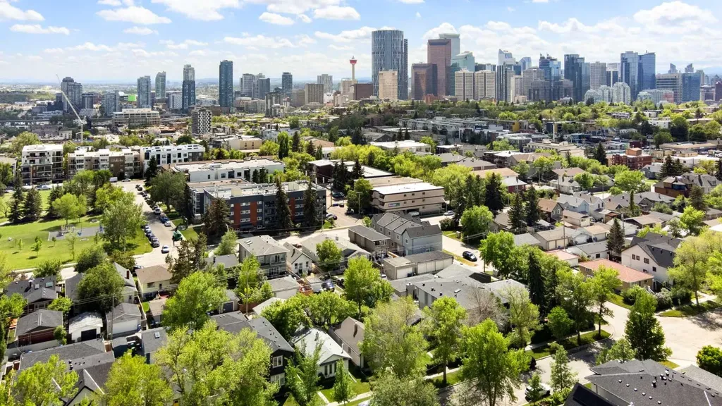 609 9 Avenue NE Calgary AB T2E 0W4