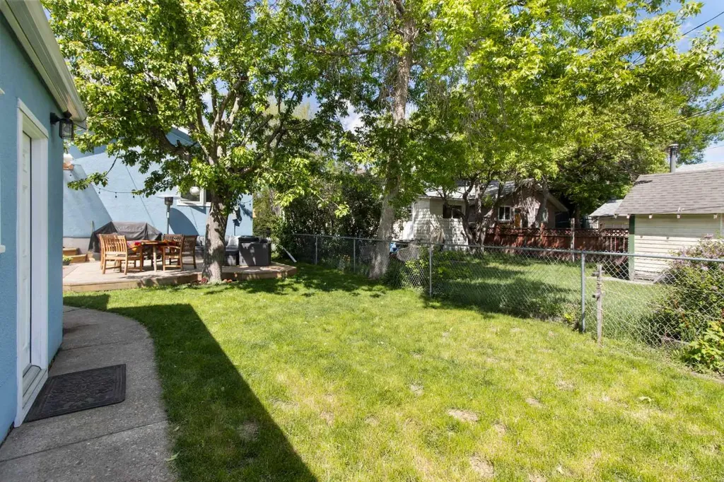 609 9 Avenue NE Calgary AB T2E 0W4