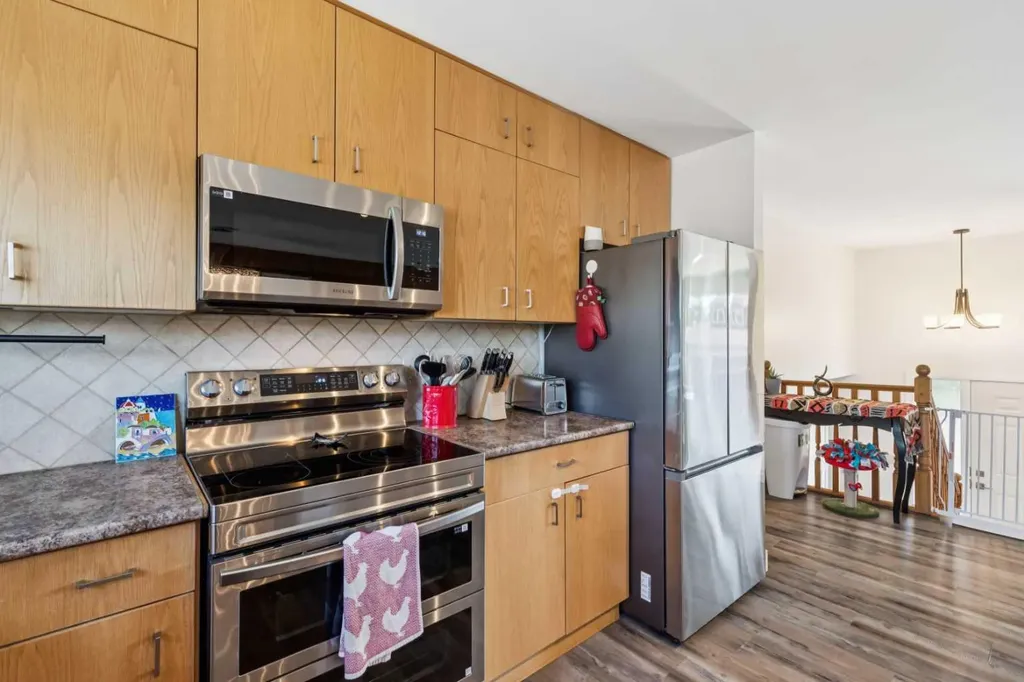 215 Silver Valley Rise NW Calgary AB T3B 4X8