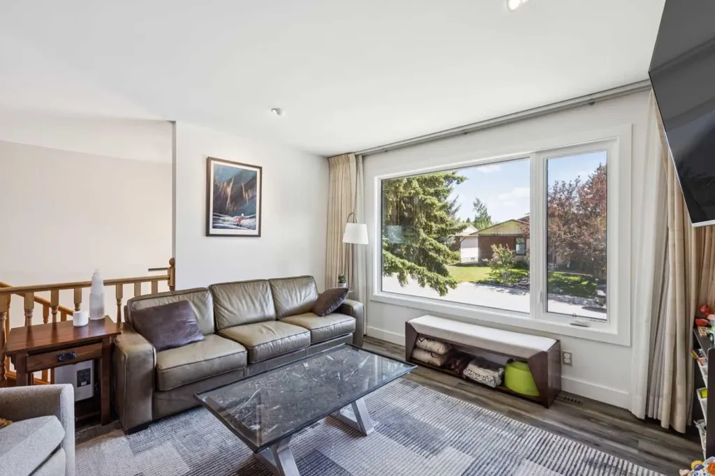 215 Silver Valley Rise NW Calgary AB T3B 4X8