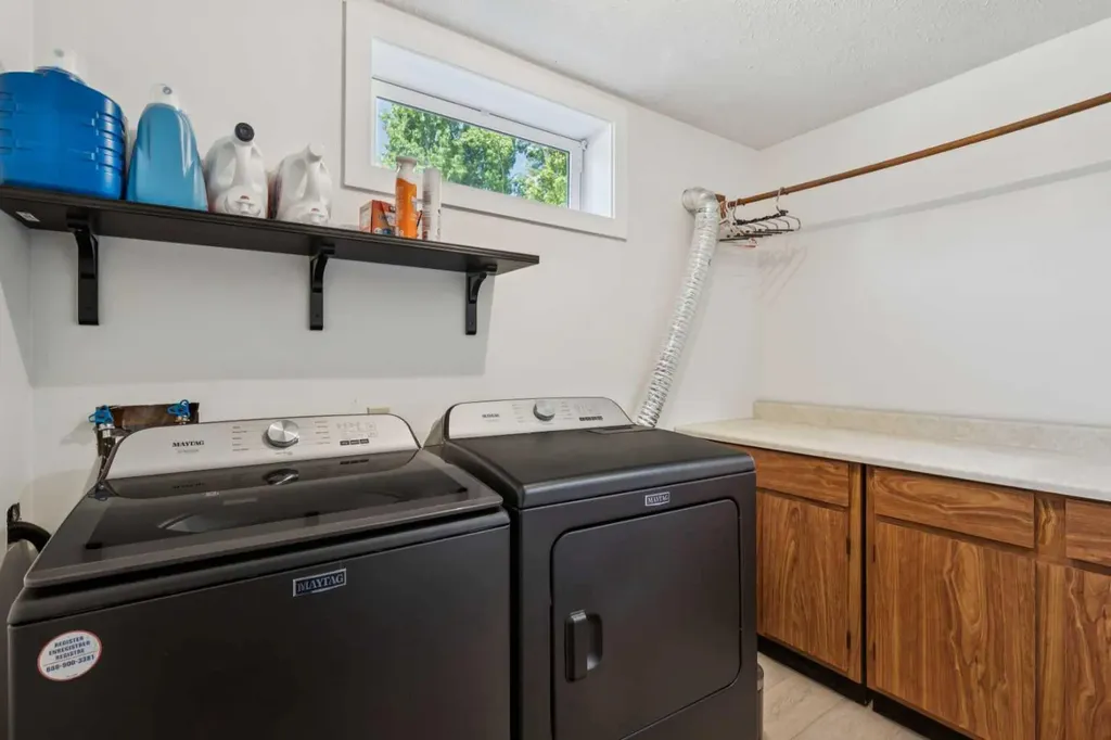 215 Silver Valley Rise NW Calgary AB T3B 4X8
