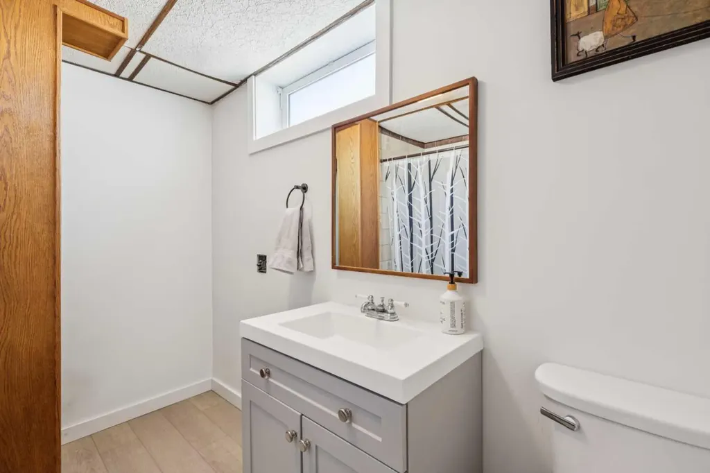 215 Silver Valley Rise NW Calgary AB T3B 4X8
