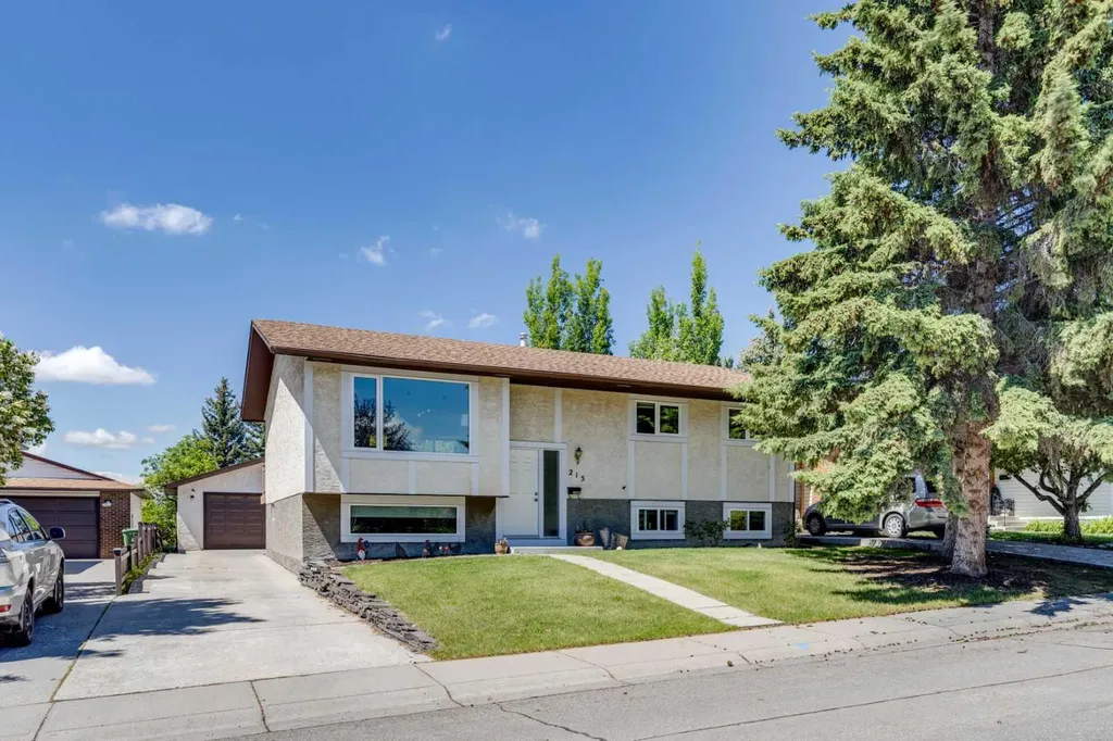 215 Silver Valley Rise NW Calgary AB T3B 4X8