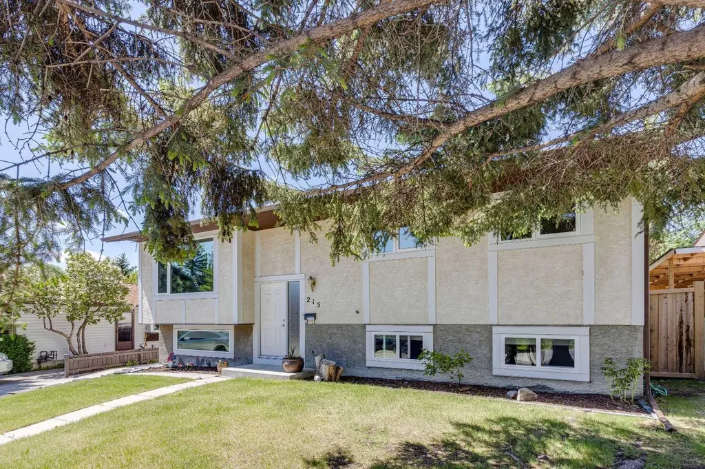 215 Silver Valley Rise NW Calgary AB T3B 4X8