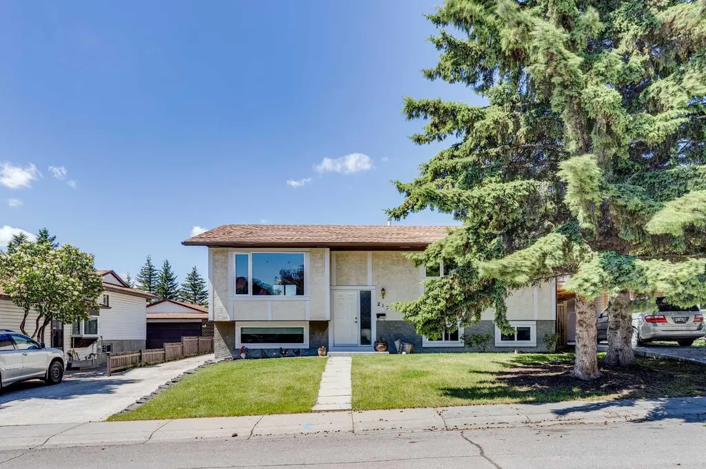 215 Silver Valley Rise NW Calgary AB T3B 4X8