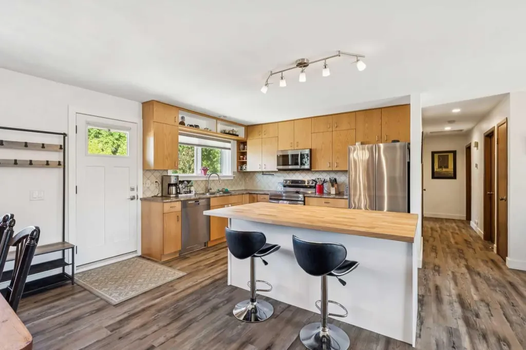 215 Silver Valley Rise NW Calgary AB T3B 4X8