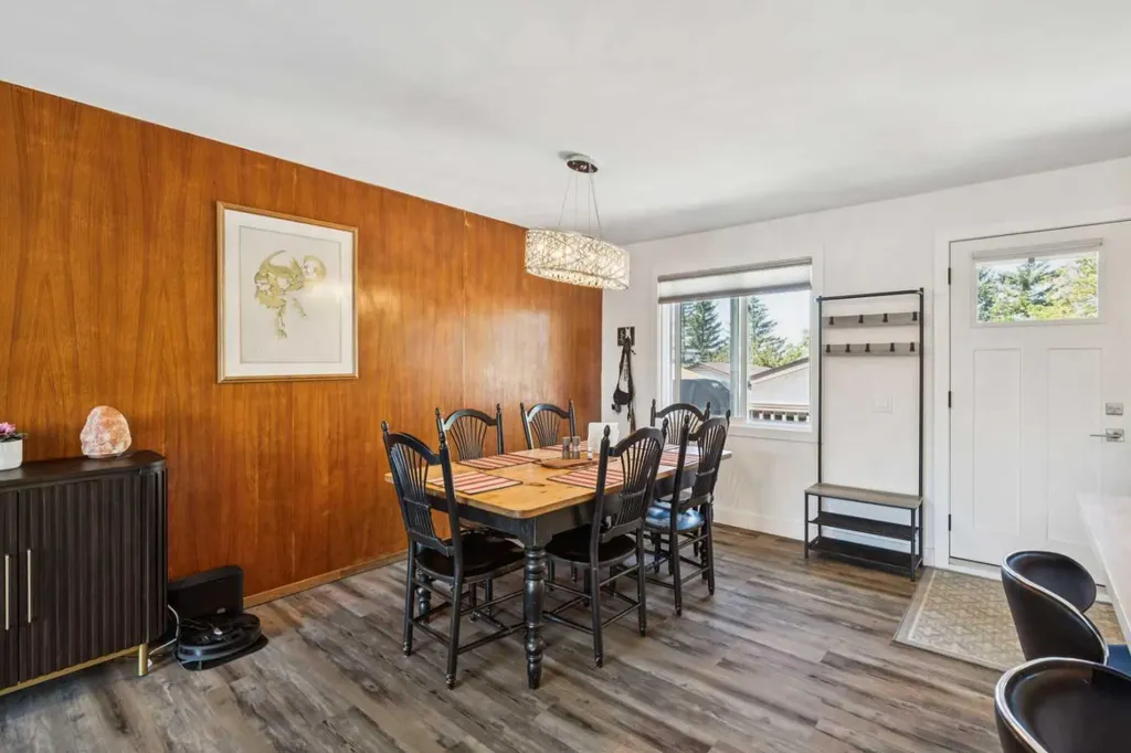 215 Silver Valley Rise NW Calgary AB T3B 4X8