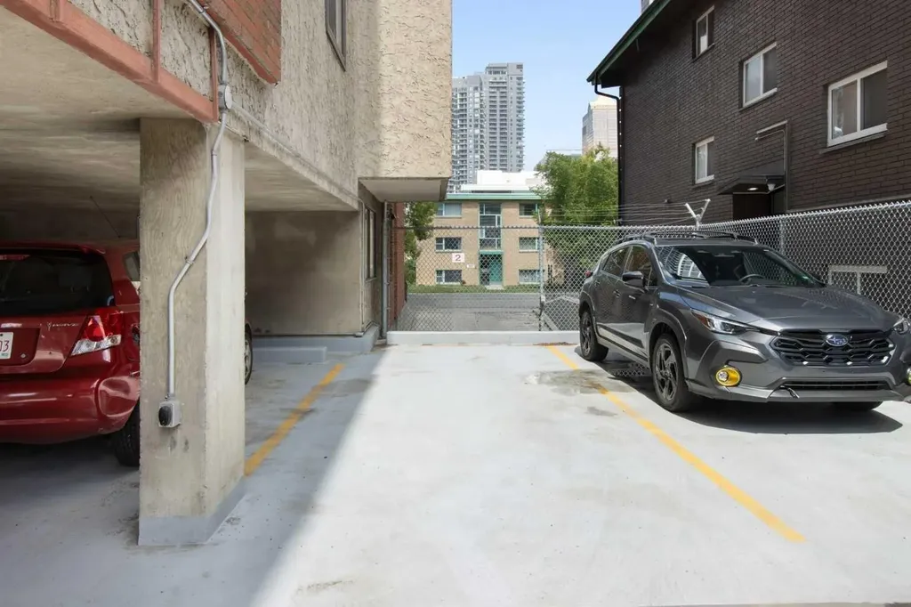 523 15 Avenue SW Calgary AB T2R 0R3