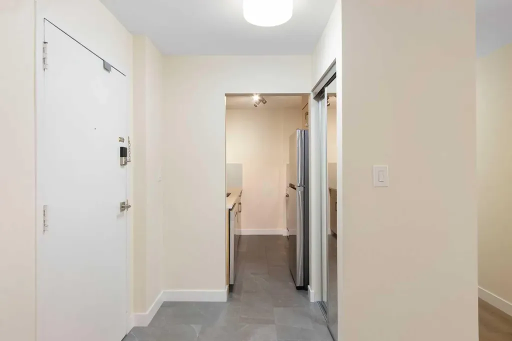 523 15 Avenue SW Calgary AB T2R 0R3