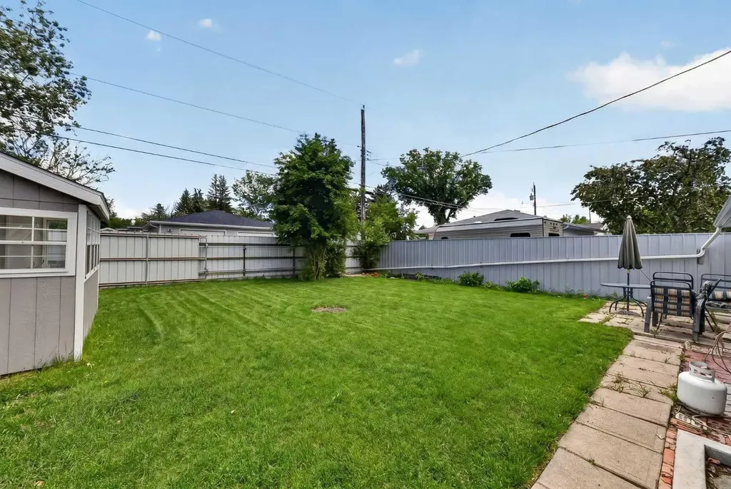 501 26 Street S Lethbridge AB T1J3R3