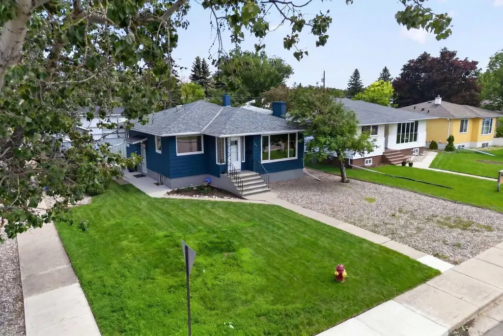 501 26 Street S Lethbridge AB T1J3R3