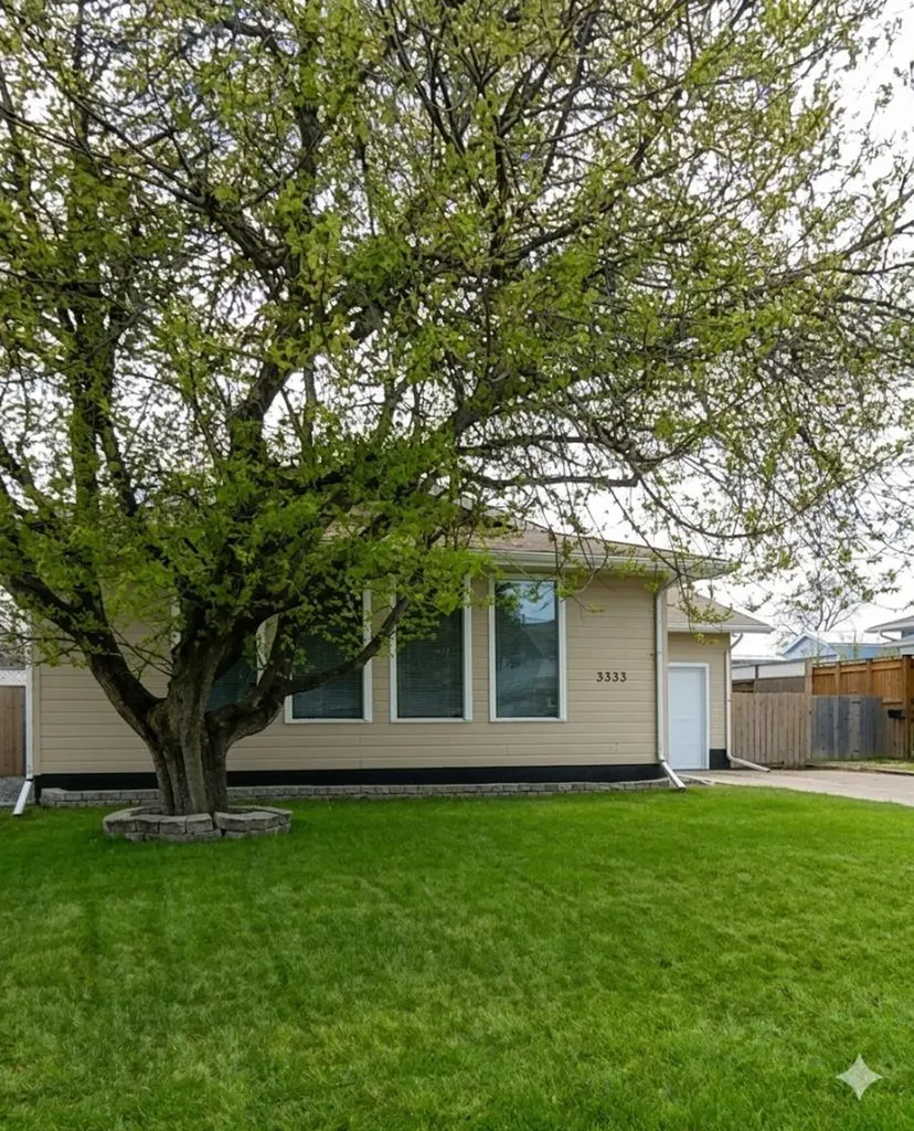 5333 57 Avenue Rocky Mountain House AB T4T 1M7