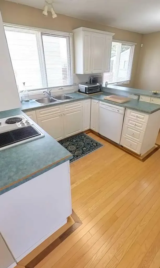 5333 57 Avenue Rocky Mountain House AB T4T 1M7