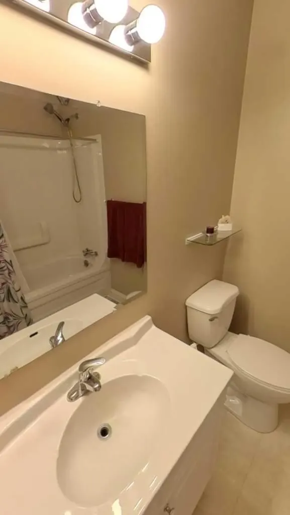 5333 57 Avenue Rocky Mountain House AB T4T 1M7