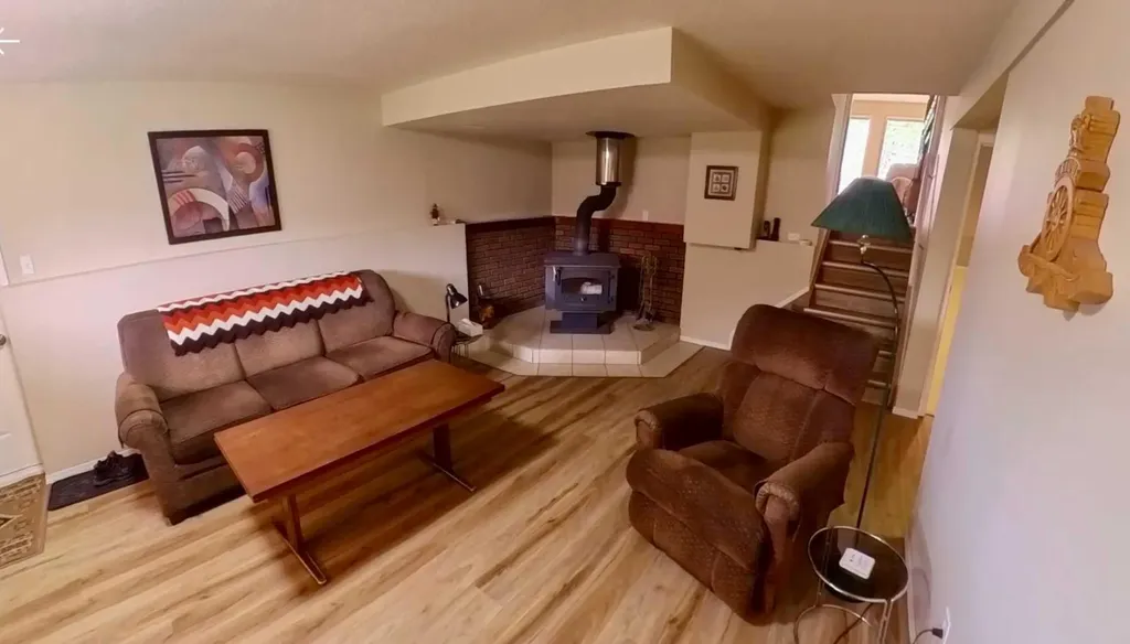 5333 57 Avenue Rocky Mountain House AB T4T 1M7