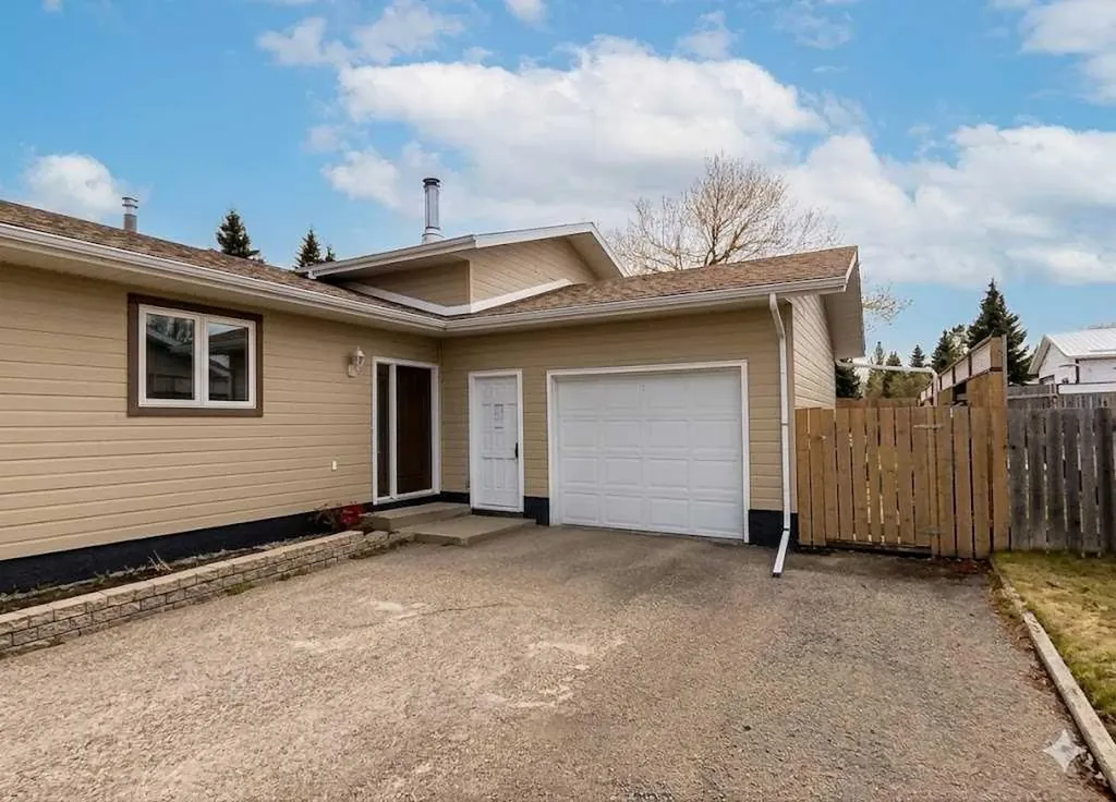 5333 57 Avenue Rocky Mountain House AB T4T 1M7