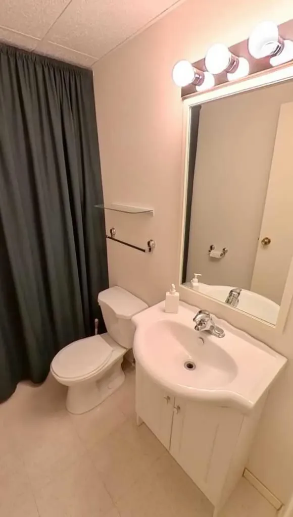 5333 57 Avenue Rocky Mountain House AB T4T 1M7
