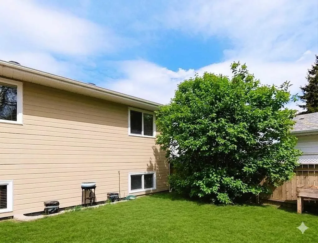 5333 57 Avenue Rocky Mountain House AB T4T 1M7