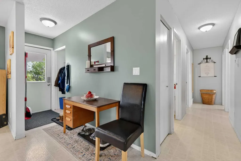571 8 Street SE Three Hills AB T0M 2A0