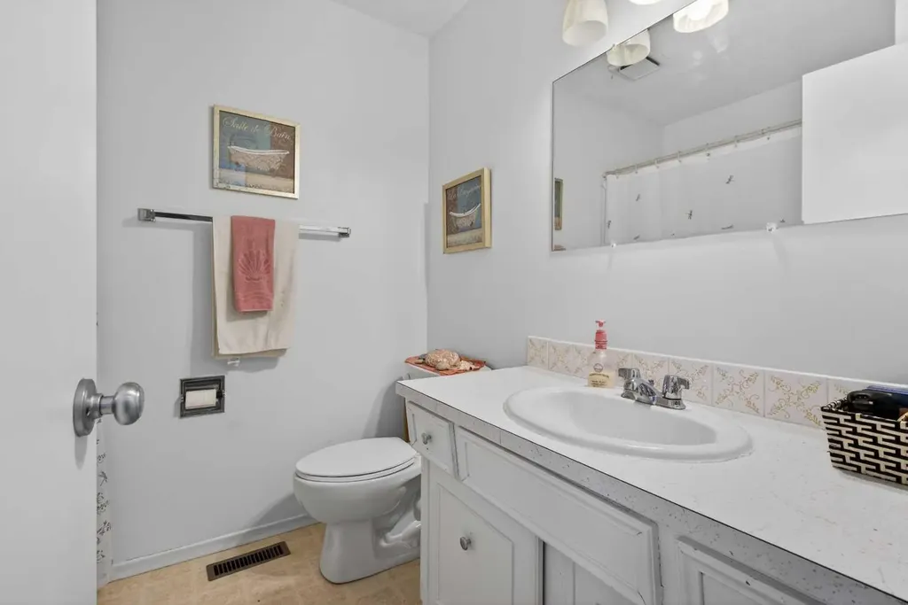 571 8 Street SE Three Hills AB T0M 2A0