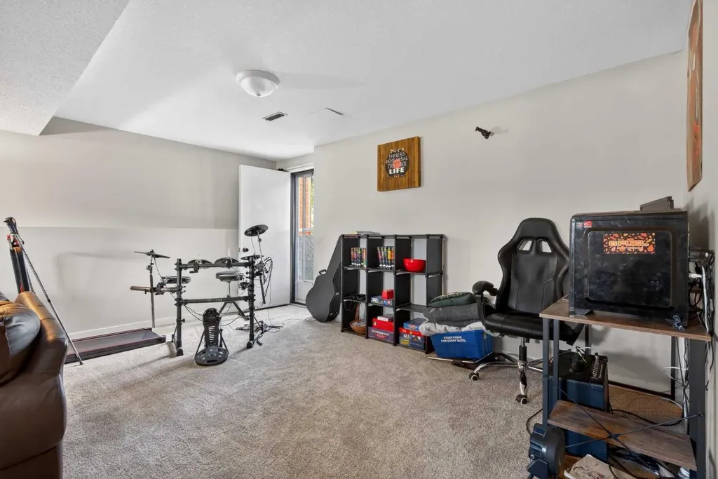 571 8 Street SE Three Hills AB T0M 2A0