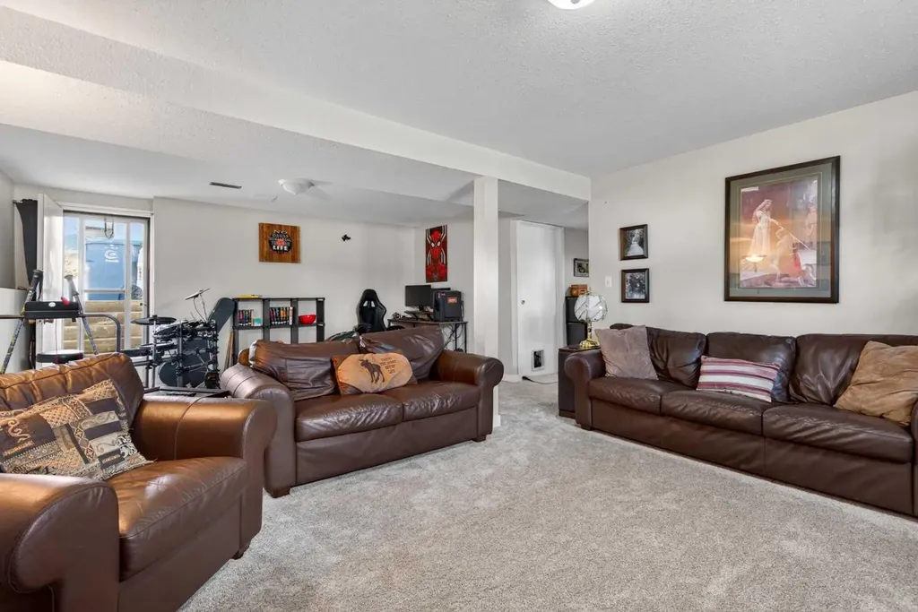 571 8 Street SE Three Hills AB T0M 2A0