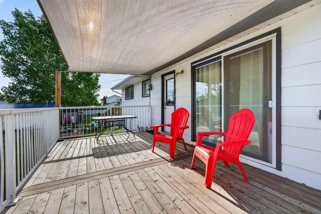 571 8 Street SE Three Hills AB T0M 2A0