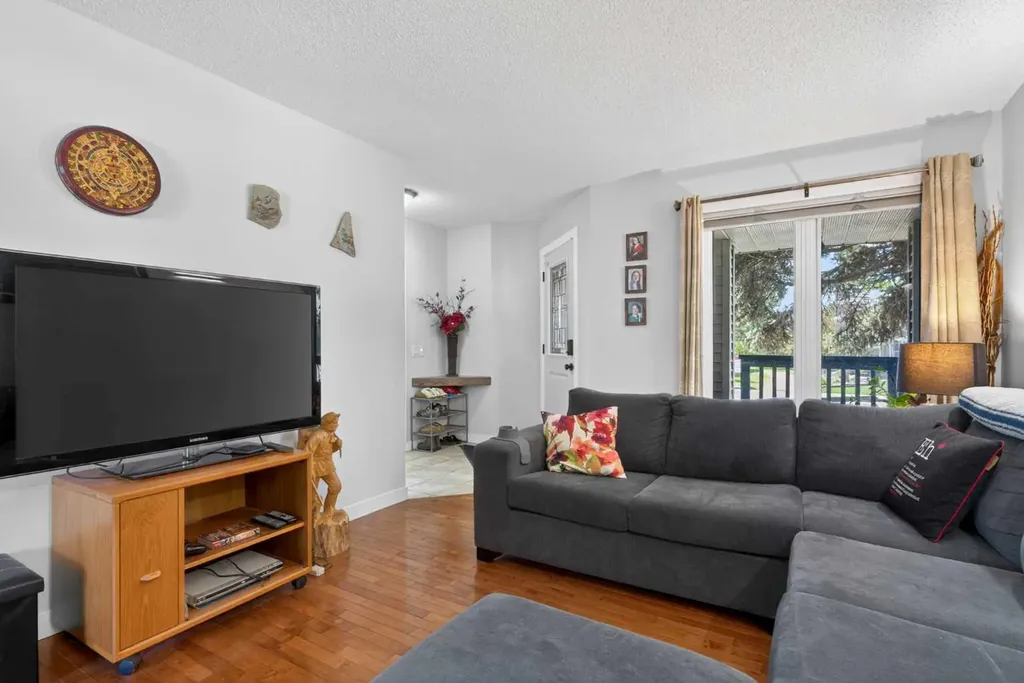 101 Douglasbank Way SE Calgary AB T2Z 1W4