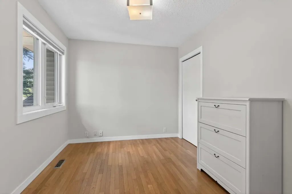 101 Douglasbank Way SE Calgary AB T2Z 1W4