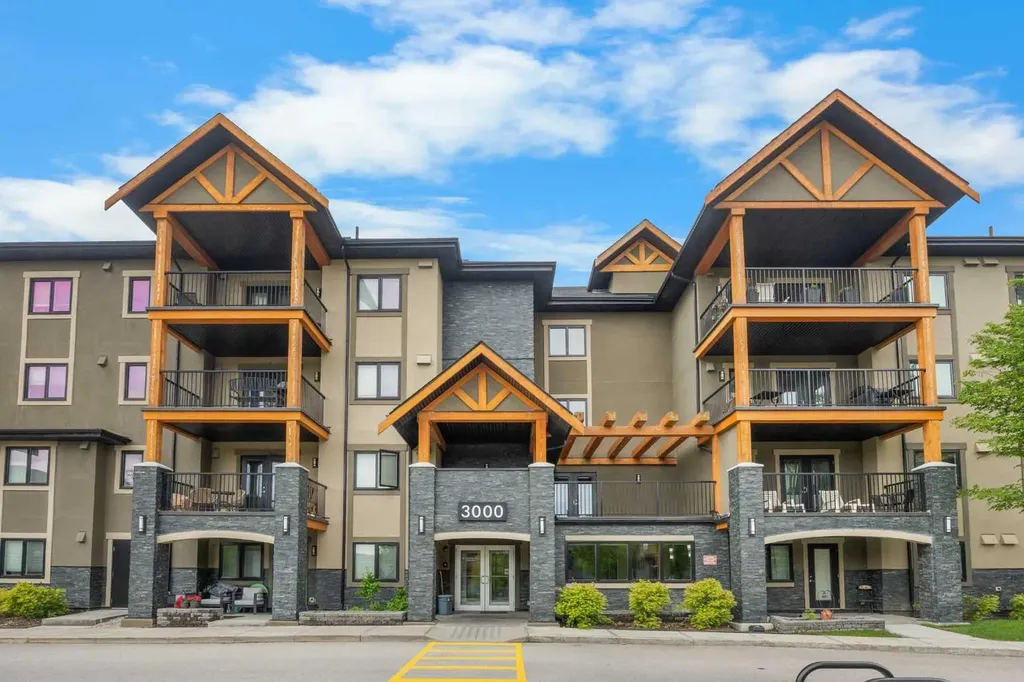 402 Kincora Glen Road NW Calgary AB T3R 0V2