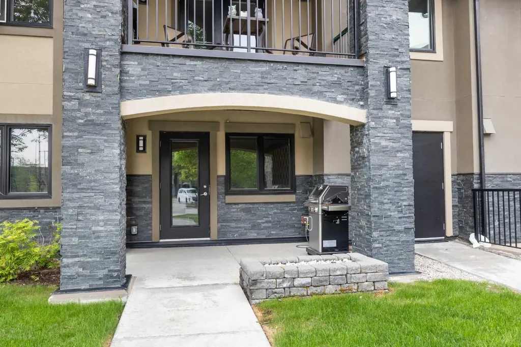 402 Kincora Glen Road NW Calgary AB T3R 0V2