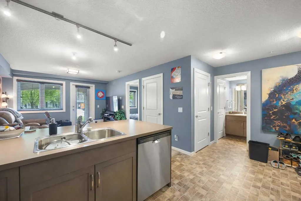402 Kincora Glen Road NW Calgary AB T3R 0V2