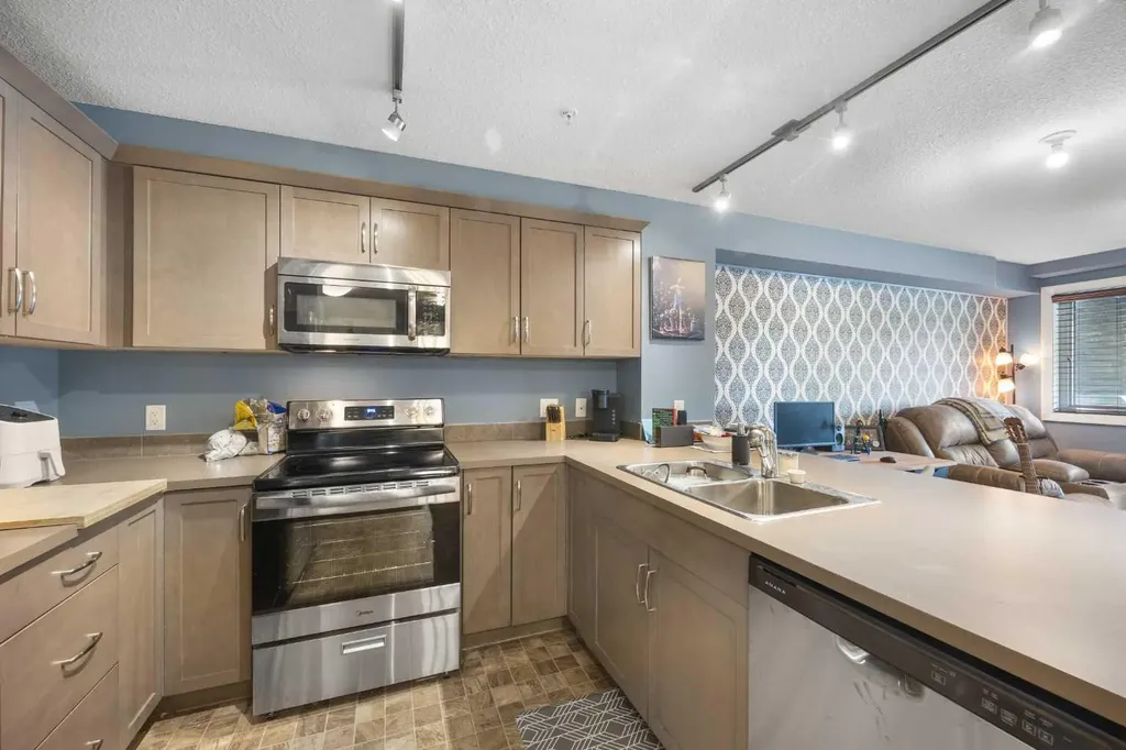 402 Kincora Glen Road NW Calgary AB T3R 0V2