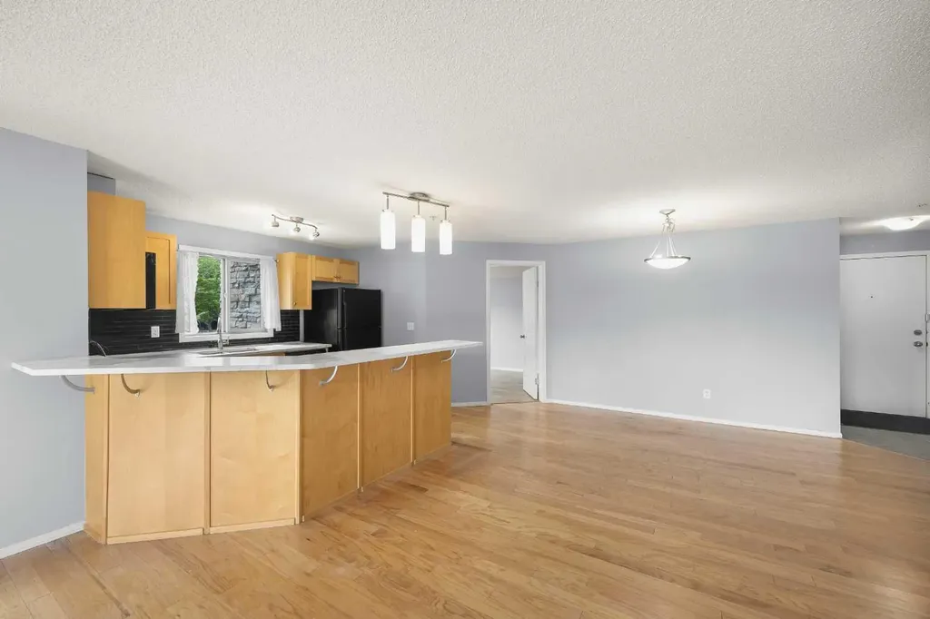 60 Panatella Street NW Calgary AB T3K 0M4