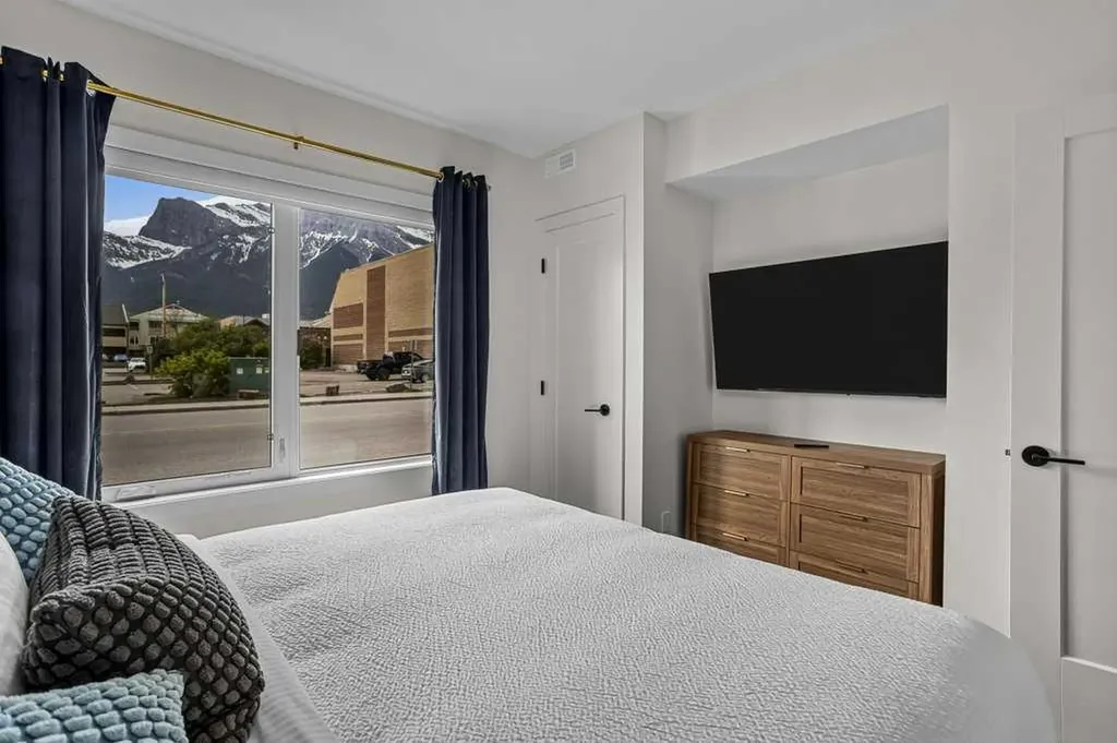 810 10 Street Canmore AB T1W2A7