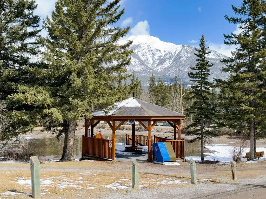 810 10 Street Canmore AB T1W2A7